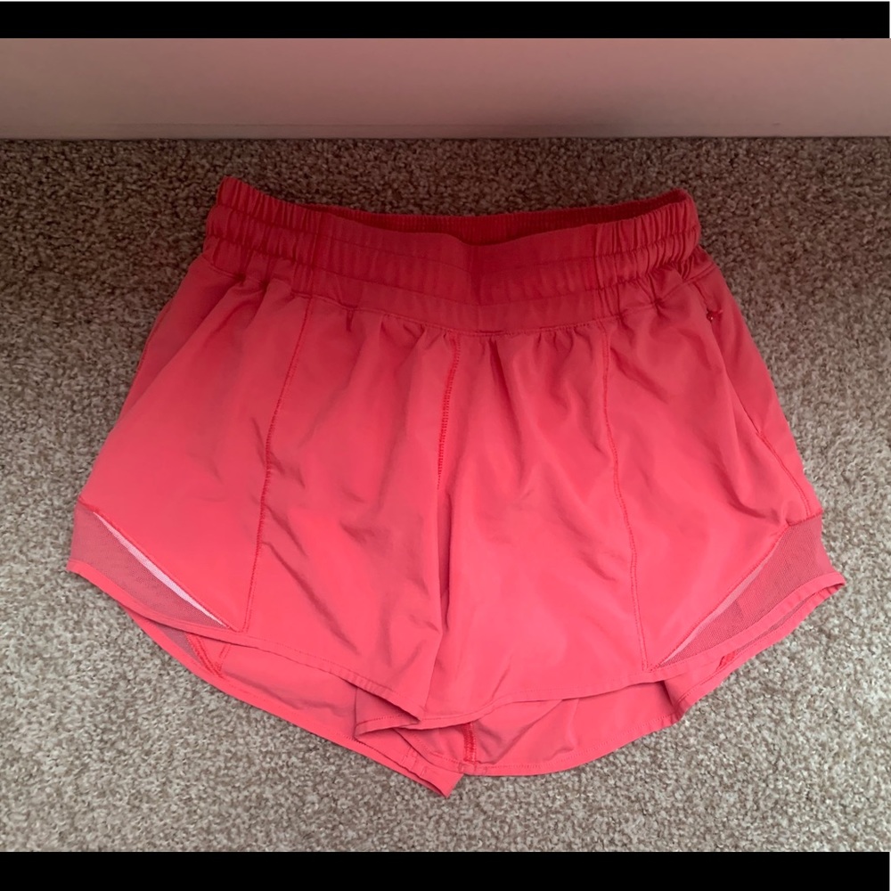 NWOT Coral Lulu Hotty Hot Shorts 4” Inseam